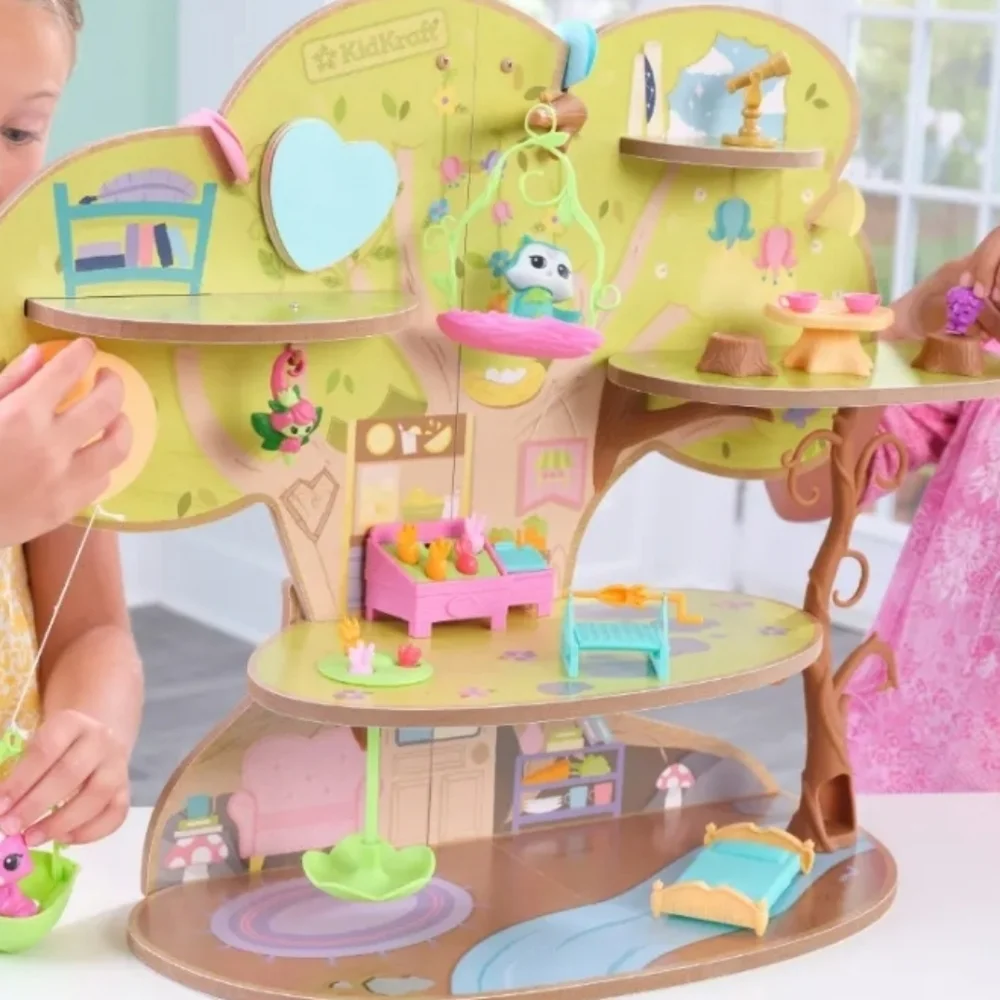 KidKraft Lil Green World Wooden Market Treehouse Play Set with 26 Accessories